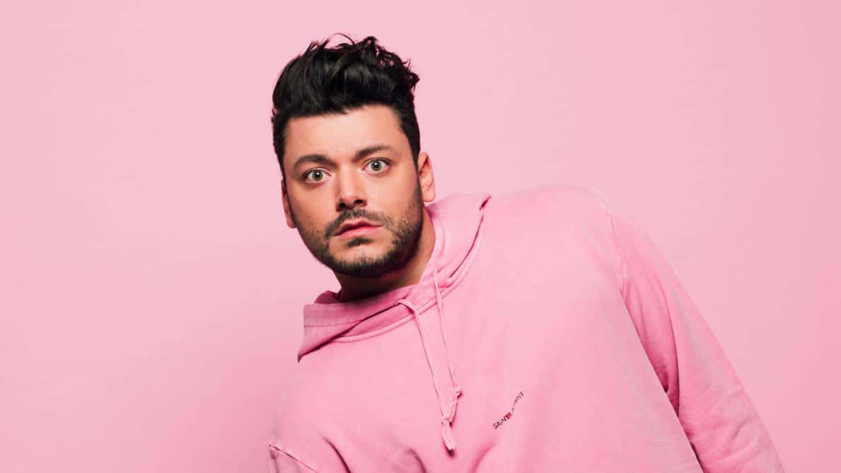 Kev Adams s’embête en confinement et devient dingue sur Instagram !