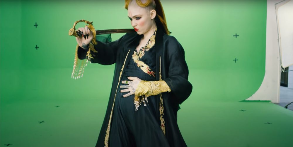 Grimes est la chérie d'Elon Musk et elle vient d'accoucher de leur fils