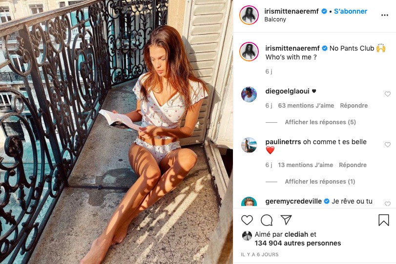 iris mittenaere dans son balcon
