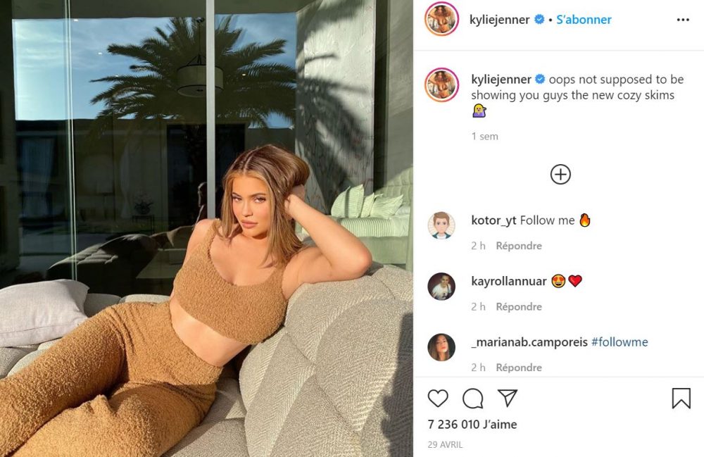 Kylie Jenner en mode chill sur sa terrasse
