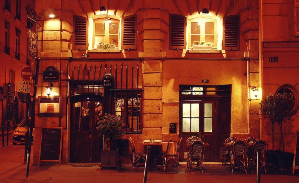 On attend la réouverture des restaurants, des hôtels et des bars