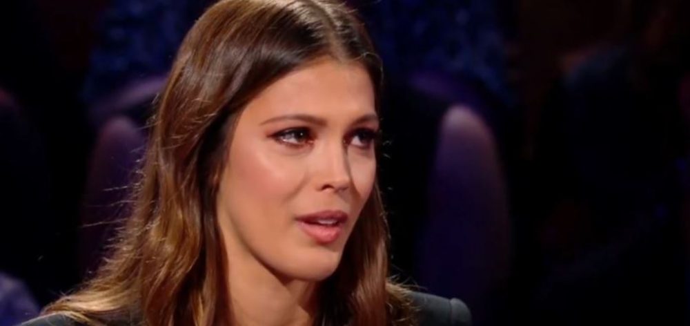 Diego El Glaoui frôle Iris Mittenaere en jet-ski