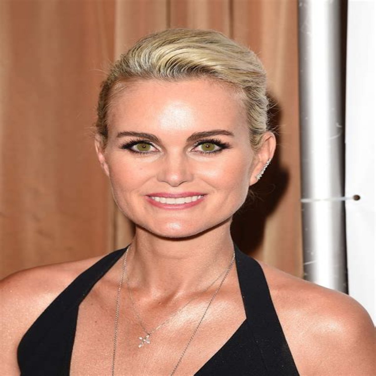 Idylle : Laeticia Hallyday revit dans les bras de Pascal Balland