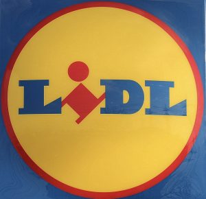 Lidl est au plus mal, cette cliente dépense plus de 2000 euros en aides sociales dans le magasin !