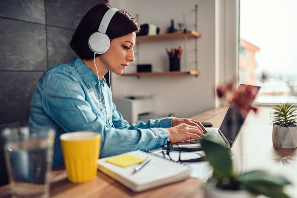 Maman en télétravail