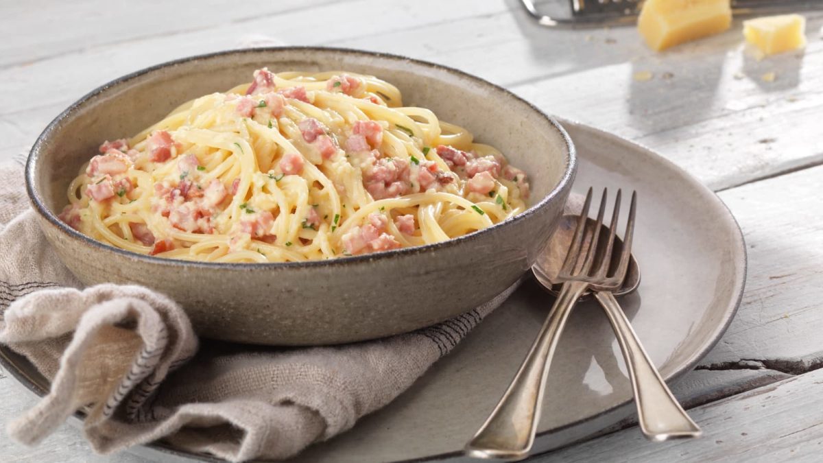 Pâtes carbonara : Découvrez LA recette simple et efficace gardée ...
