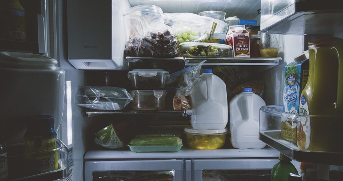 Un frigo qui sent mauvais - Source : Pixabay