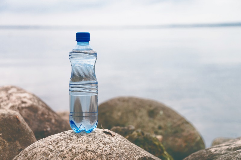 Comment choisir l'eau la plus saine pour vous : eau du robinet ou en bouteille ?