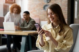 Communication d’entreprise : pourquoi opter pour le SMS professionnel ?