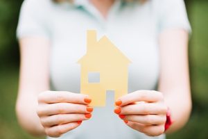 Est-il vraiment obligatoire d&rsquo;assurer son logement lorsqu&rsquo;on est le propriétaire ?