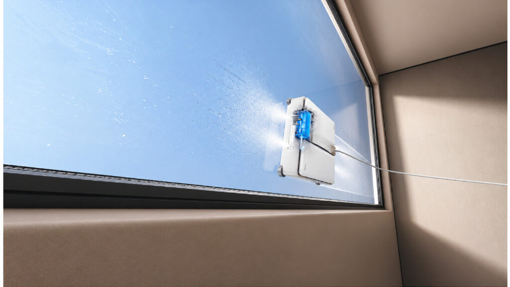 MOVA sort son robot lave-vitres T1 Station